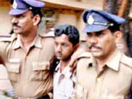 విడుదలైన మానవమృగం: అనూషకు ప్రాణహాని!
