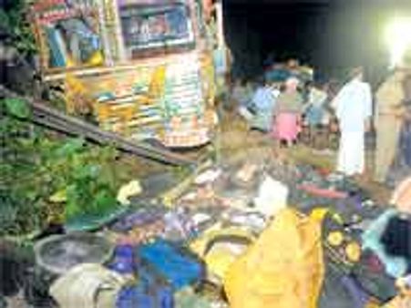 ఆలస్యంగా స్వగ్రామానికి అయ్యప్పల మృత దేహాలు