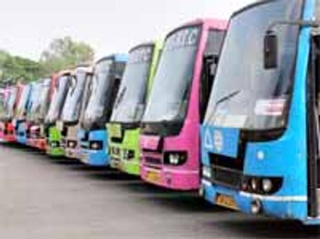 బెజవాడ- హైద్రాబాద్ మధ్య బస్సుల బారులు