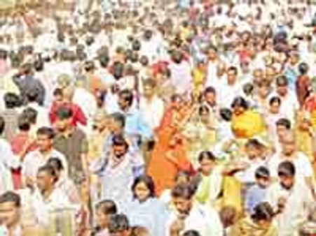 మేడారం జాతరకు ముందే జనం పరవళ్ళు