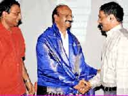 వికలాంగుల డాక్టర్ గుడారుకు కు డల్లాస్ లో సన్మానం