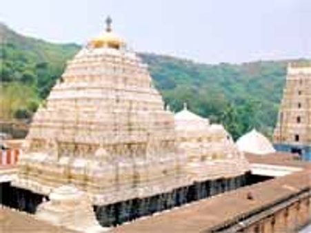 చర్చిల వివాదం, సింహాచలంలో హిందూసేన వీరంగం