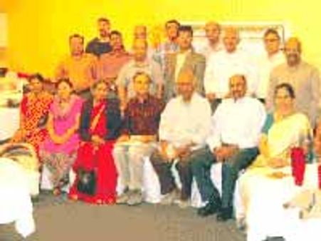 చిత్రకారుడు చంద్రకు టాంటెక్స్ సత్కారం