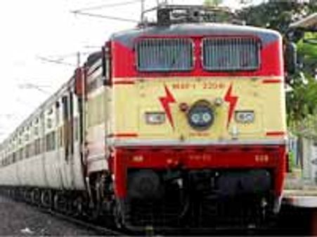 ఇక హైదరాబాద్- విశాఖ మధ్య రోజూ ఎసి రైలు