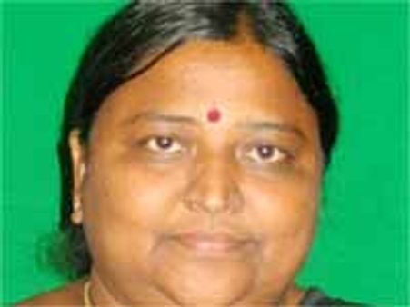 బందరు- బాపట్ల రైలుమార్గానికి కృషి: పనబాక లక్ష్మి