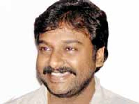 దిల్ రాజు గుడికి వివి వినాయక్ శ్రమదానం