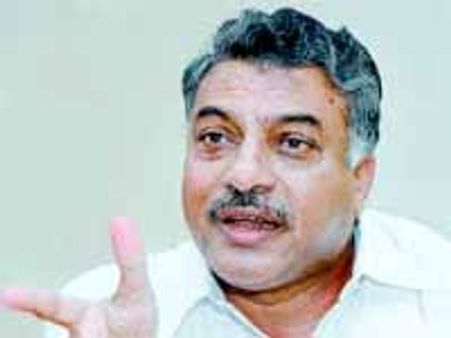 'ద్రౌపది' నవల సిగ్గుపడేలా ఉంది: ఓలేటి