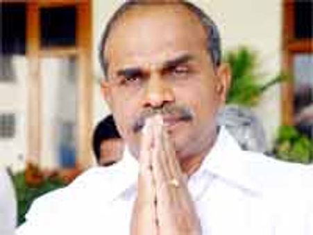 ఇచ్చాపురంలో వైఎస్ స్మృతి చిహ్నానికి గ్రహణం