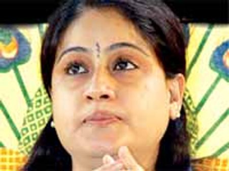 కాంగ్రెసు నాయకురాలి కుమారుడికి ర్యాగింగ్ హింస