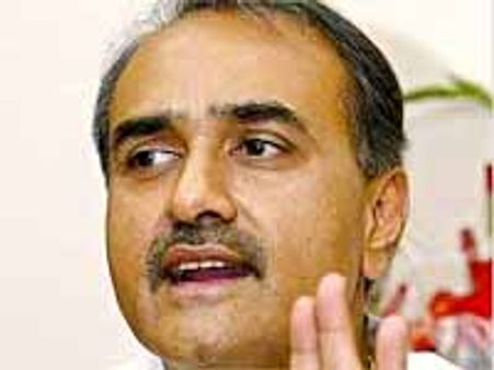 వైయస్ జగన్ అనుమానాలపై చెప్పలేను: ప్రఫుల్