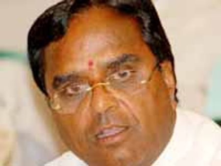 రాత్రుళ్లు కరెంట్ కోత ఉండదు: పొన్నాల