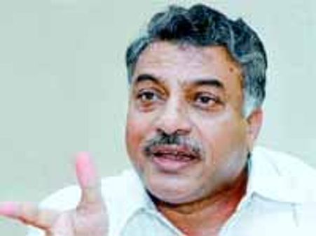 ద్రౌపది నవలపై విమర్శల వెల్లువ