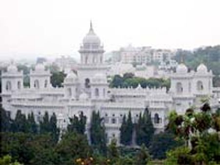 చర్చకు పట్టు: శాసనసభ వాయిదా