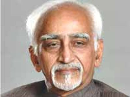 నలుగురు ఎస్పీ ఎంపీలపై సస్పెన్షన్ ఎత్తివేత