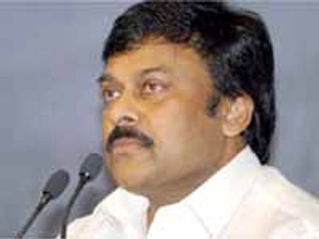 దొడ్డి దారిన తీర్మానం ఆమోదం: చిరు