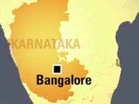 బెంగుళూరులో ఆర్మీ క్యాంటీన్ లో చెలరేగిన మంటలు