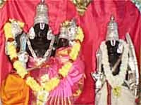 శ్రీరాముడి కల్యాణానికి భద్రాద్రి ముస్తాబు