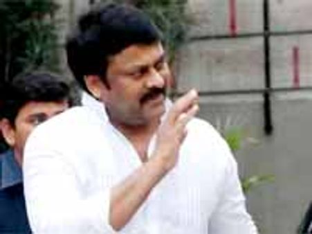 'చిరు' కథనాలెందుకు?