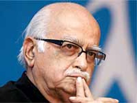 బాబ్రీ కూల్చివేత కేసులో అద్వానీకి చుక్కెదురు