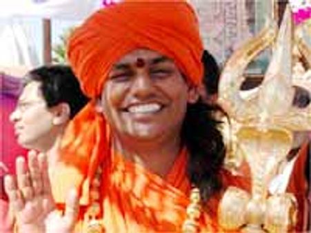 అమెరికాలోనూ స్వామి అదే తంతు!