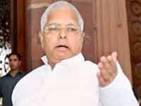 ఆస్తుల కేసులో లాలు దంపతులకు ఊరట