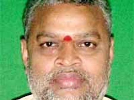 బాబు నివేదిక ఇవ్వాల్సిన పని లేదు: ఎర్రం