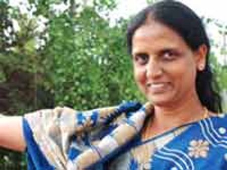 సబిత స్ధానంలో హోంలోకి రోశయ్య మనిషి!