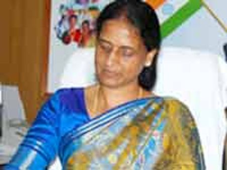 ఘనంగా సబితా ఇంద్రారెడ్డి కుమారుడి పెళ్లి