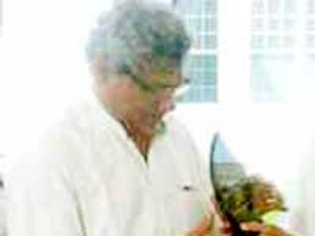 ఏచూరికి ప్రవాసాంధ్రుల అభినందన