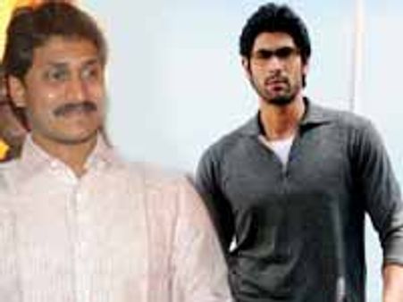 జగన్ ఎందుకు 'లీడర్' కావడం లేదు?