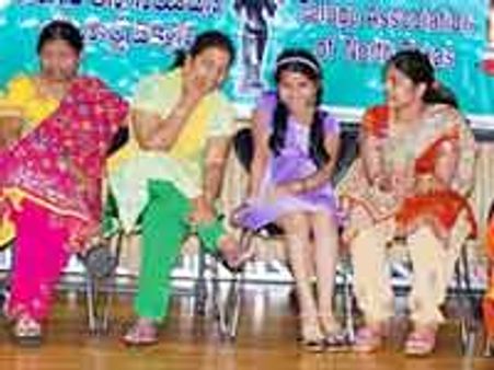 ప్రవాసాంధ్ర వనితా వేదిక కార్యక్రమం