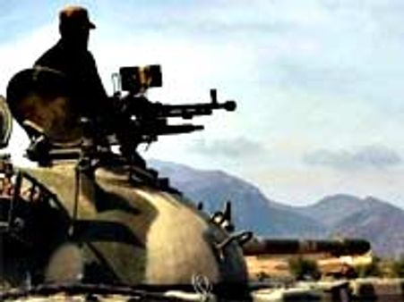 పాక్ జంట పేలుళ్లలో 20 మంది మృతి