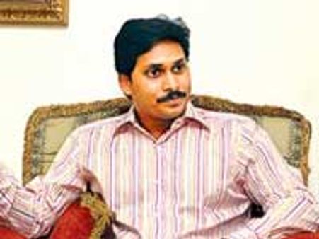 జగన్ యాత్ర తెలంగాణపై దాడి: జెఎసి