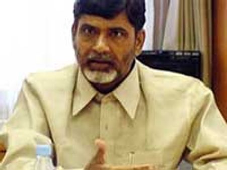 కార్మికులను విస్మరిస్తున్న ప్రభుత్వాలు: బాబు