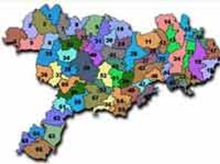 చిత్తూరు జిల్లో చెట్టెక్కి బెదిరిస్తున్న ఖైదీ