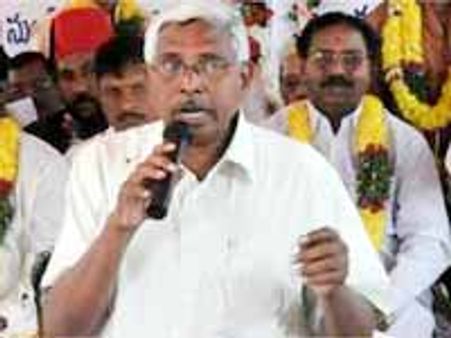 గవర్నర్ అతి చేస్తున్నారు: కోదండరామ్