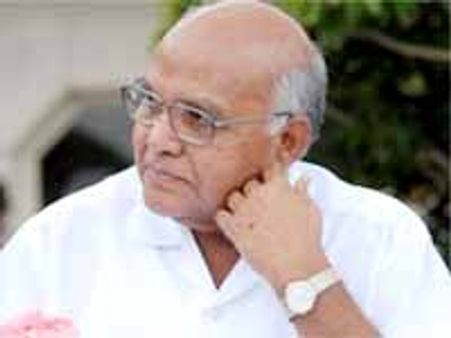 రామోజీరావుకు వట్టి లీగల్ నోటీసు