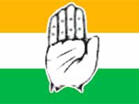 ఎమ్మెల్యేపై తెలంగాణ వాదుల పెట్రోల్ దాడి