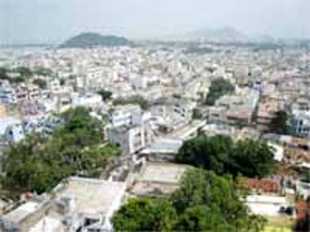 బెజవాడలో ప్రజల వద్దకు పోలీసులు!