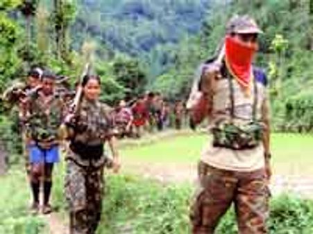 మావోలతో పోలీసుల ఎదురుకాల్పులు