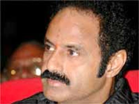 బాలయ్య ఫ్యాన్స్ పై వేదాద్రిలో లాఠీచార్జి