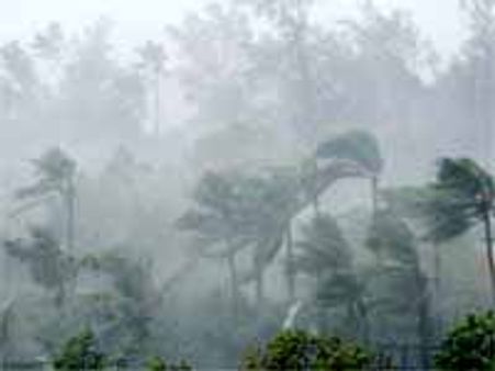 తూ.గోలో తొలగని తుపాను భయం