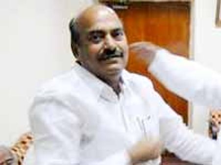 వైయస్ తో ఆనాడే విభేదించా: జెసి