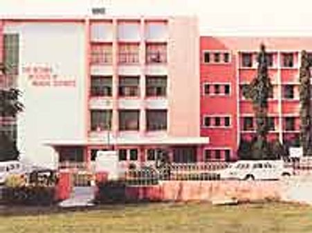 సత్యంబాబు నడవలేడు: నిమ్స్ వైద్యులు