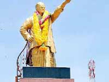 కారంచేడులో ఎన్టీఆర్ విగ్రహావిష్కరణ ఏర్పాట్లు