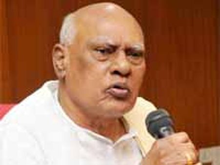 ఎమ్మెల్యేలు, ఎంపీలు పశువులు: ఎన్జీవో నేత గోపాల్ రెడ్డి