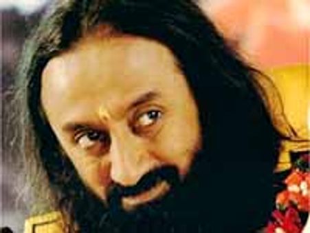 దాడులకు భయపడను, నా వద్దకు రా: రవిశంకర్