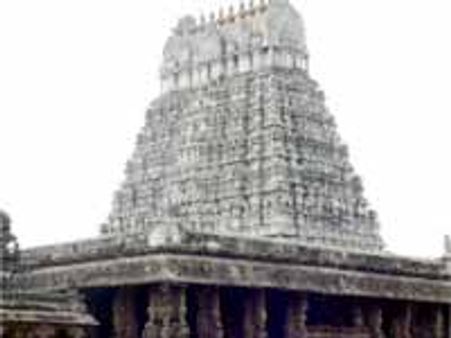 శ్రీకాళహస్తి వరదరాజ స్వామి ఆలయం వద్ద సొరంగం