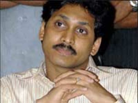 వైయస్ కుటుంబం విశ్వసనీయతపై కుట్ర: అబ్బి వెంకటస్వామి