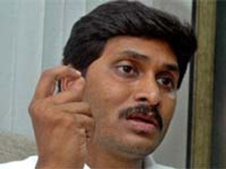 ఓదార్పు యాత్ర వాయిదాకు వైయస్ జగన్ యోచన